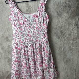 Hollister White and Light Pink Floral mini dress. XL. Smocked waist baby doll